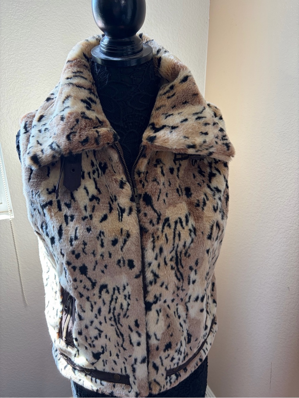 Faux Fur Animal Print Vest - Tan/Black